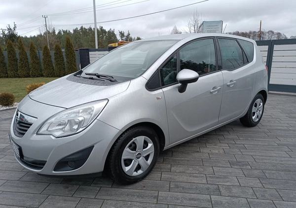 Opel Meriva cena 23900 przebieg: 143000, rok produkcji 2011 z Białobrzegi małe 172